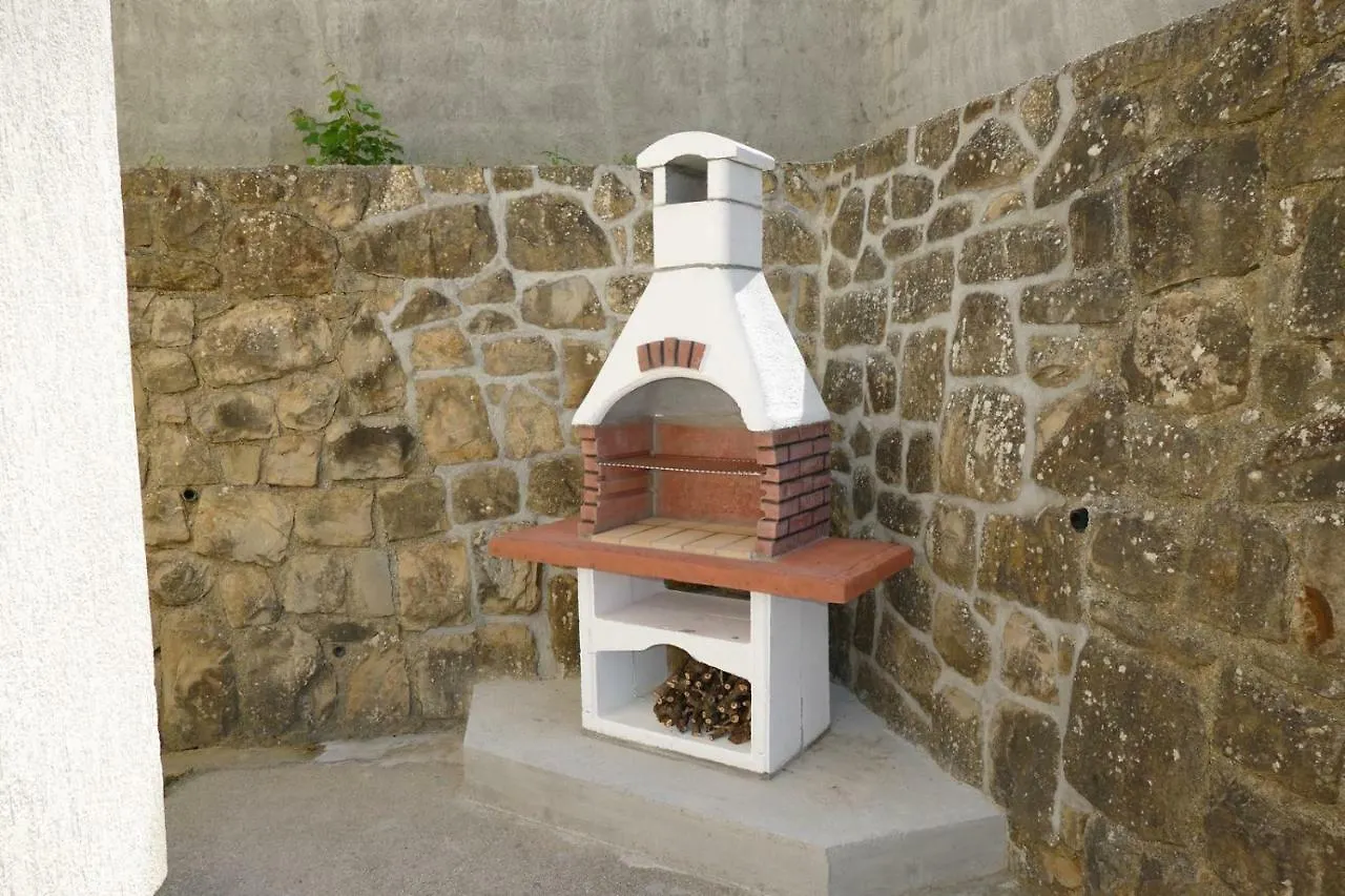 Apartments Ivanica Palit